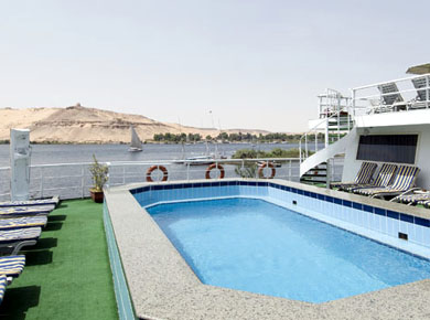 Coral 2 Nile cruise swimming pool